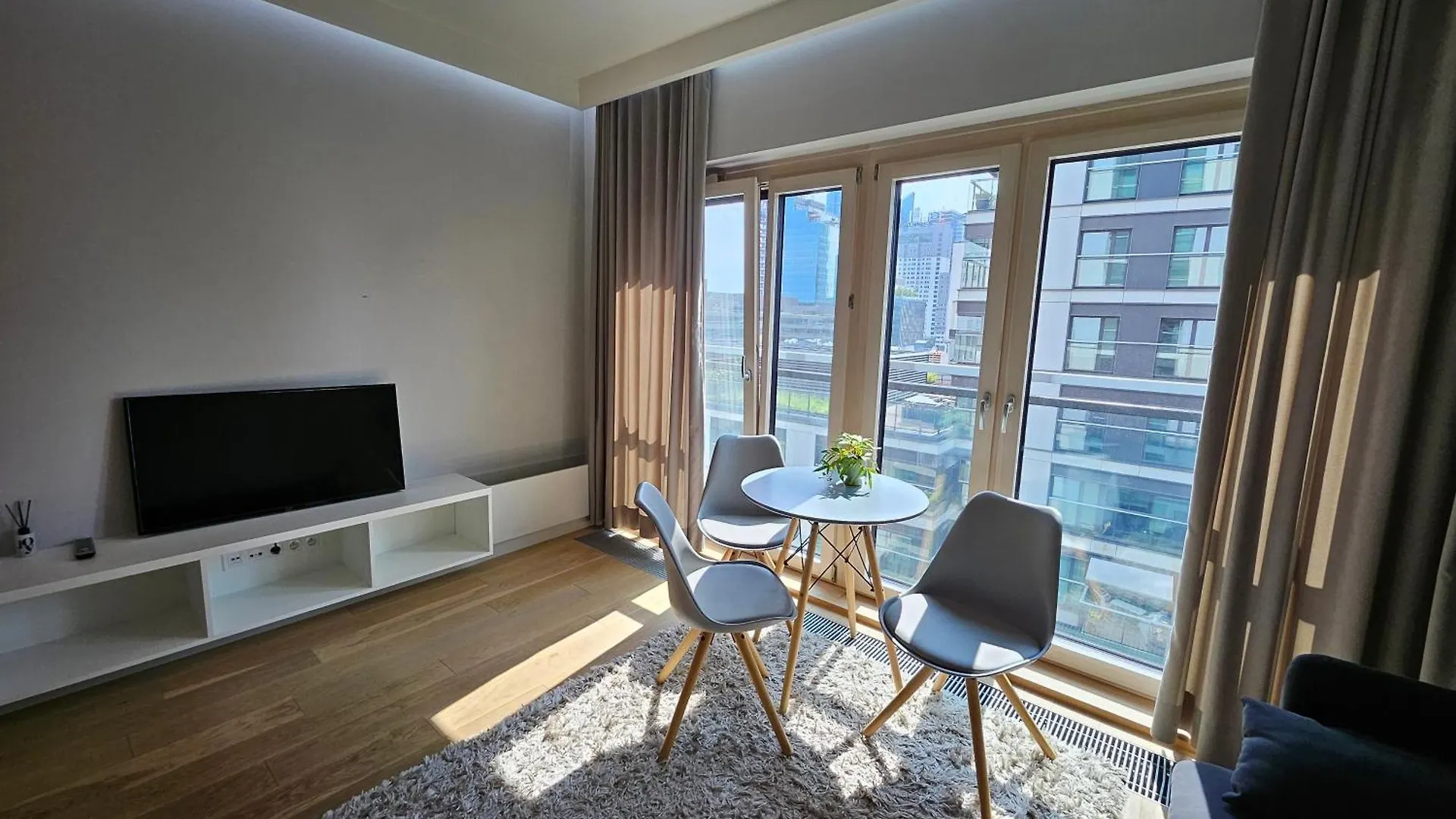 아파트 Vipwarsawapartments Diamond Mennica Residence 폴란드